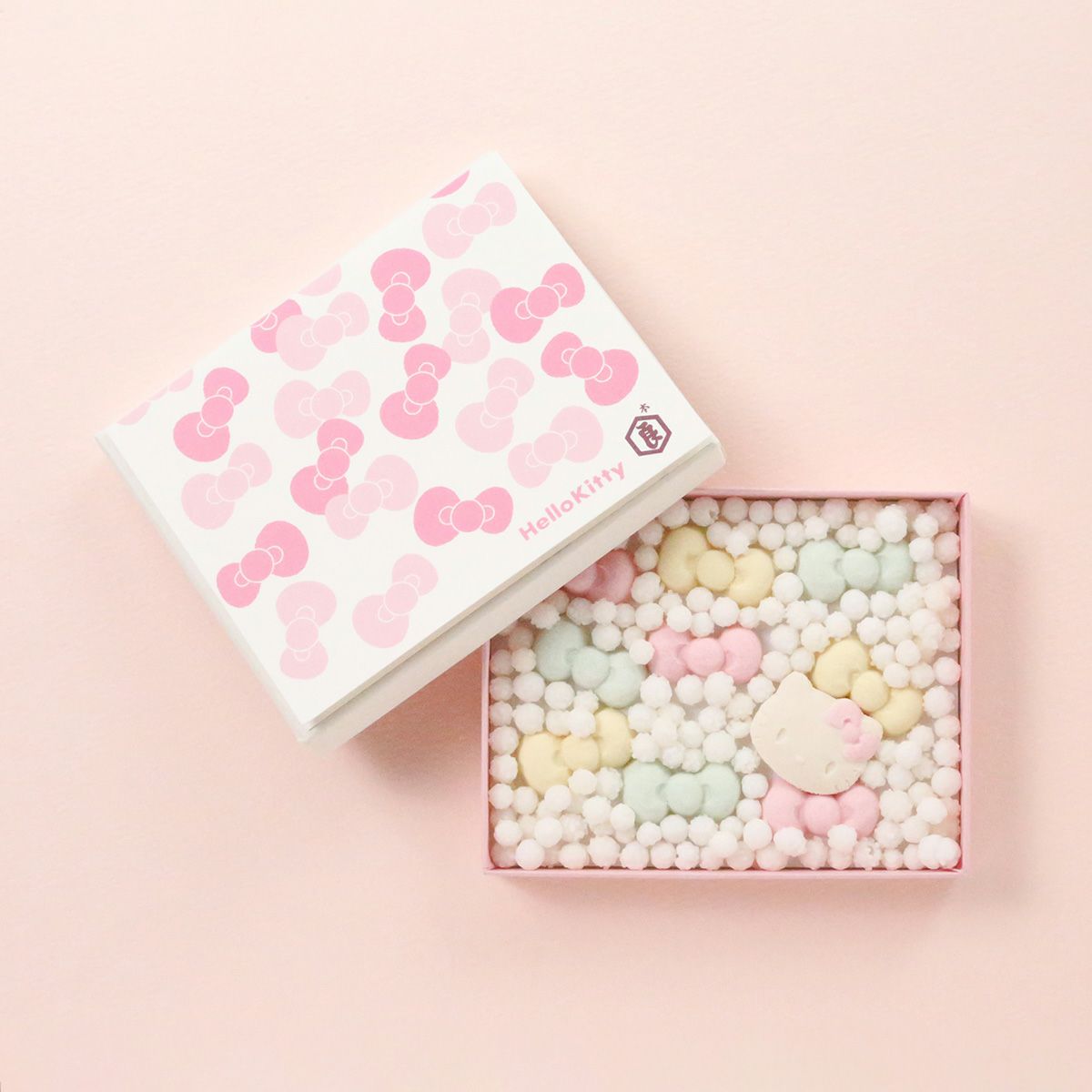 暦〈Hello Kitty × 亀屋良長〉 | 創業1803年の京菓子司 亀屋良長